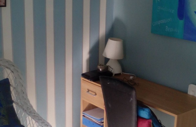 LA SALA DE BUDA (TRANQUILA Y LIMPIA) 15 MINUTOS DE GATWICK.
