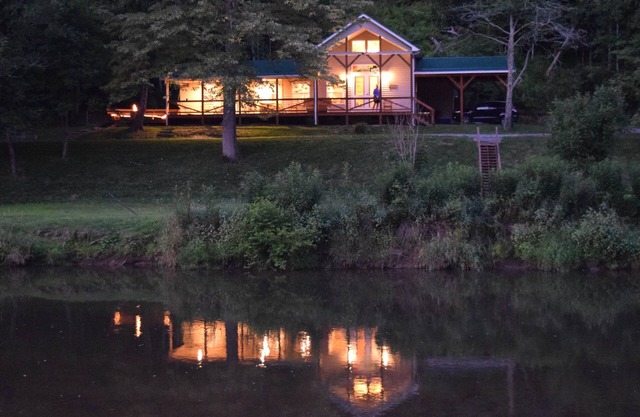 The Cabin- Riverside Cabin Perfecto para su escapada familiar