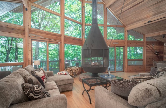 The Chalet - Family-Friendly Waterfront Vacation Home on Crystal Lake