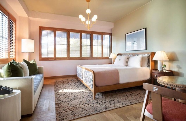 The Corner King at Palihouse Hyde Park Village, Onsite Valet Parking