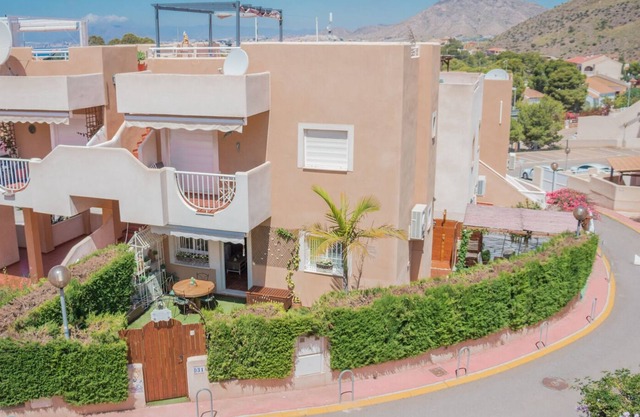 "El Rinconcito". AZOHÍA HOLIDAYS. Apartamento lujo. Piscina. Playa a 400 m.