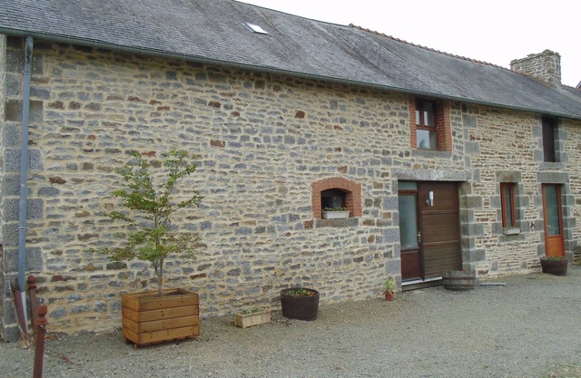 Casa rural Les Chenes, hermosa ubicación rural, renovada en estilo contemporáneo