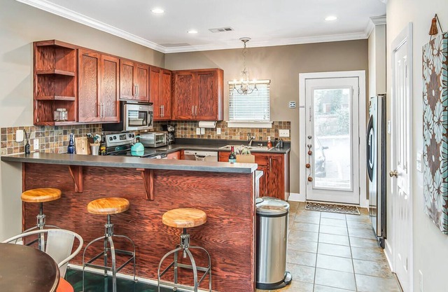 The Delta Blues - Cozy Townhome in Vibrant East Nashville!