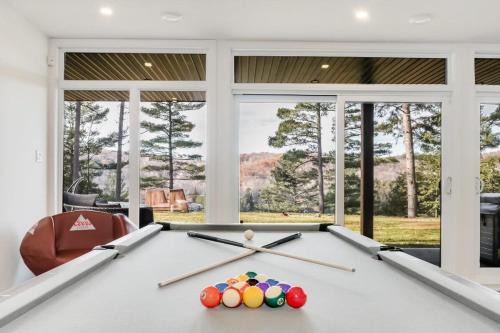 The Eyrie: Sweeping views waterfront sunlit escape