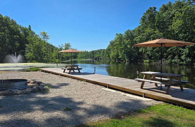 The Grand Riverhouse:Your Ultimate Summer Escape w/ Private Docks, Sandy Beaches & Outdoor Adventure