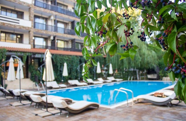 The Green Paradise Apartments