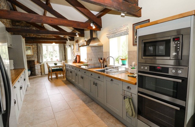 La casa del novio, CALLINGTON