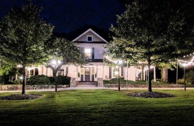 El Groome Inn está convenientemente ubicado a 10 minutos de Highpoint y Greensboro.