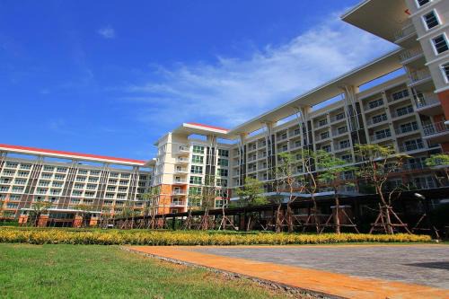 The Grow Hotel & Residence