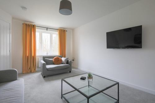 The Haven – Modern 4-Bed Home with Garden
