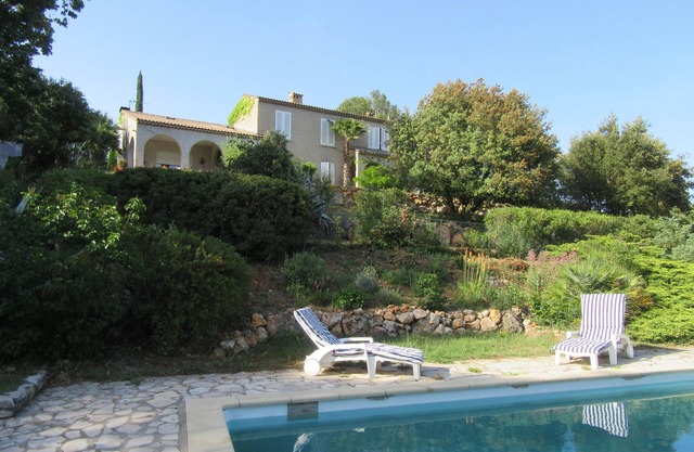 La casa en el bosque con piscina entre Verdon y el Mediterráneo.
