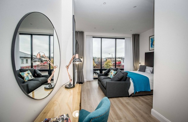 The James Suites