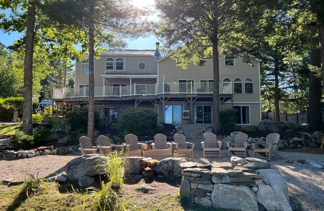 Waterfront Moose Pond / Shawnee Peak Retreat- ¡Capacidad para 30 invitados!