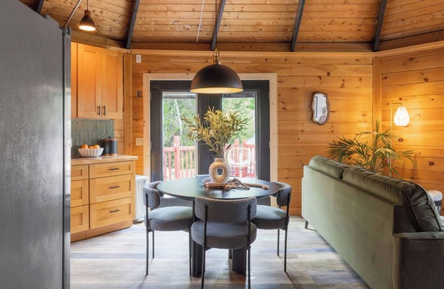 The Lily Pad - Hunter, NY Roundhouse in the heart of the Catskill Mountains