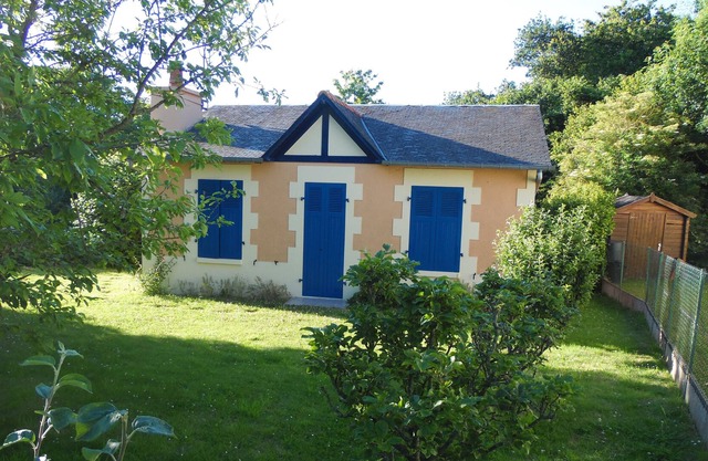 La pequeña casa en el prado