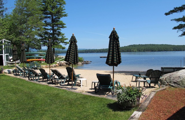 The Lodge at Gilmore Camps en el lago Kezar