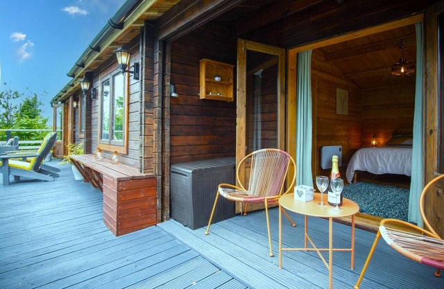 The Lodge At Sheepswalk Farm - 2 Bedroom Lodge - Stepaside