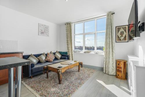 The Loft - with skyline views