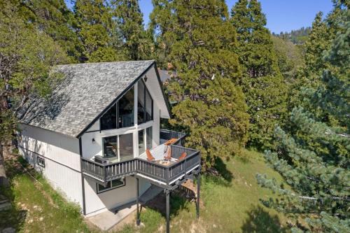 The Matterhorn Manor by AvantStay Harry Potter Inspired A-Frame Home w Hot Tub Views