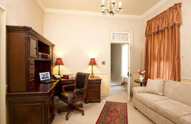 McCulloch Suite de invitados de 2 habitaciones en el corazón del centro de la ciudad, esto es especial.