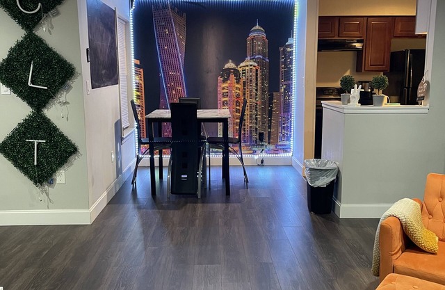 The Modern Hidden Gem 2BR 1bath with Balcony
