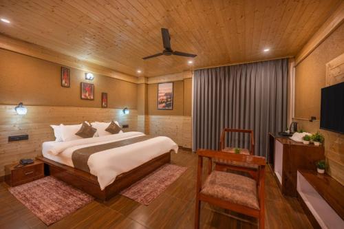 The Nature Dreams l Private Balconies l 360" Mountain View l Room Service l Business Centre l Apple Orchid for Morning and Evening Walk l Kufri by Exotic Stays