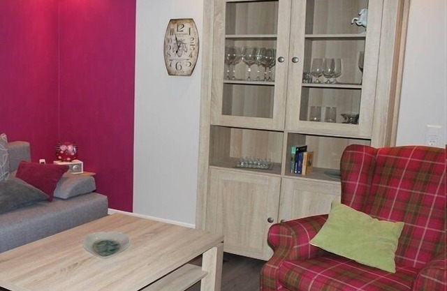 El apartamento ordenado es su punto de partida central para su actividad.