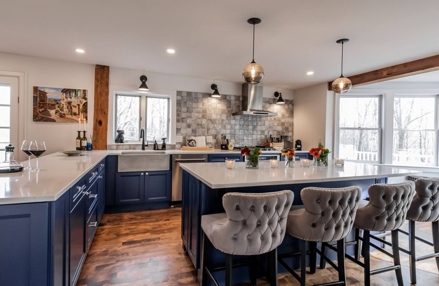 The Old Bell Tavern - Luxury in the Country 3BDR w/AC and fantastic deck!