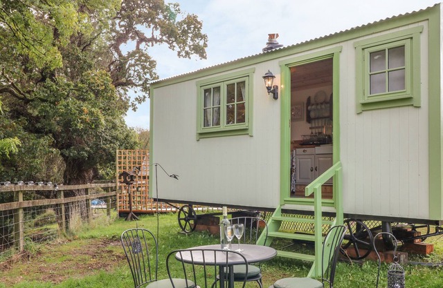 The Old Mill Shepherd's Hut