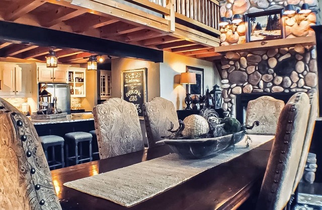 El Rústico Barr Oak Lodge Retreat es un lugar tranquilo para relajarse y rejuvenecer
