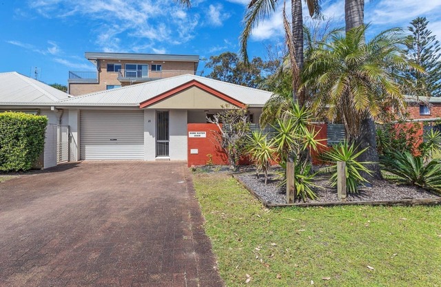 The Sandbar-walk to Little Beach & Shoal Bay Beach