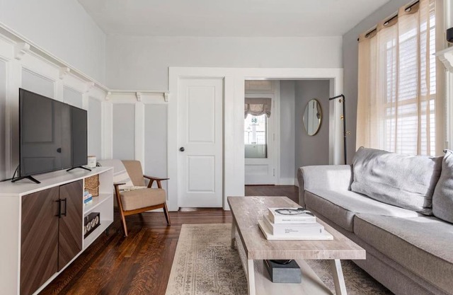 The Santiago Yale New Haven with Parking and Modern