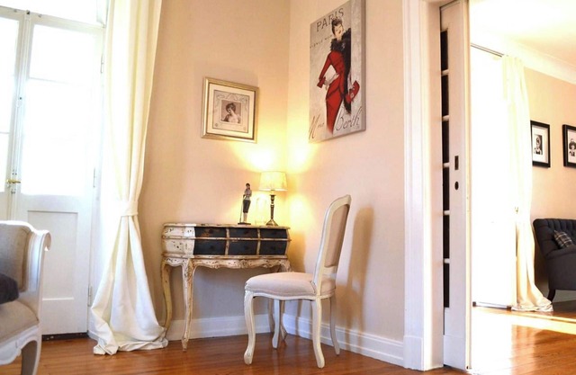 El Apartamento elegante lamentable