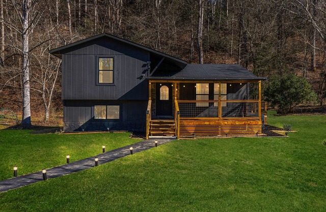 The Sherridan 2 Bedroom Cabin by RedAwning