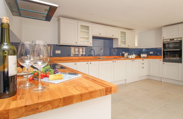 The Stables, Burton Bradstock