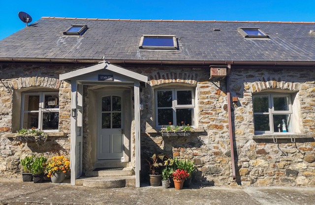 Los establos, LLANERCHYMEDD