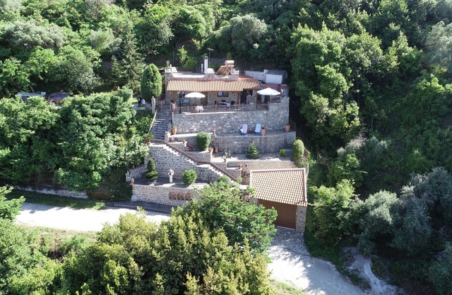 The StoneHouse -Family sized house w/ great view that combines sea & village!
