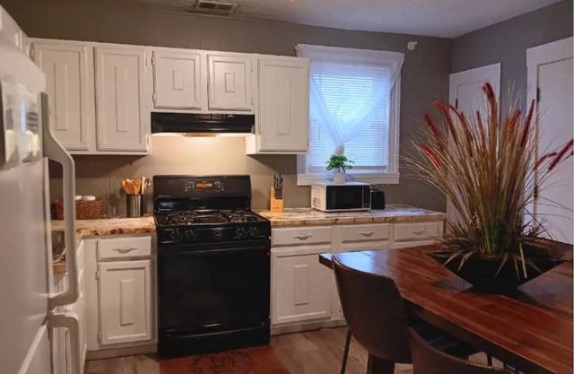 The Villa-Suite # 3 at Federal Hill* NEW 2 BR APT