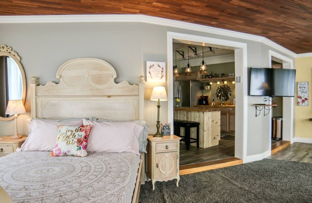 ¡The Waterfall Suite Studio Apartment con cocina y bañera de hidromasaje!