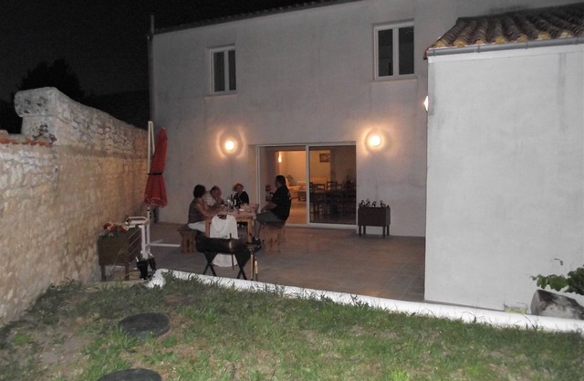 la casa blanca de box springs c 3 * SAUJON junto a ROYAN (5 G de wifi gratuito