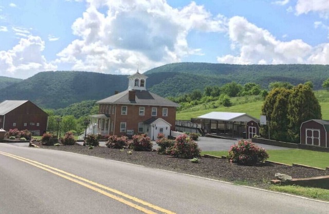 The Whole Place! -- Serene Sinking Valley Retreat