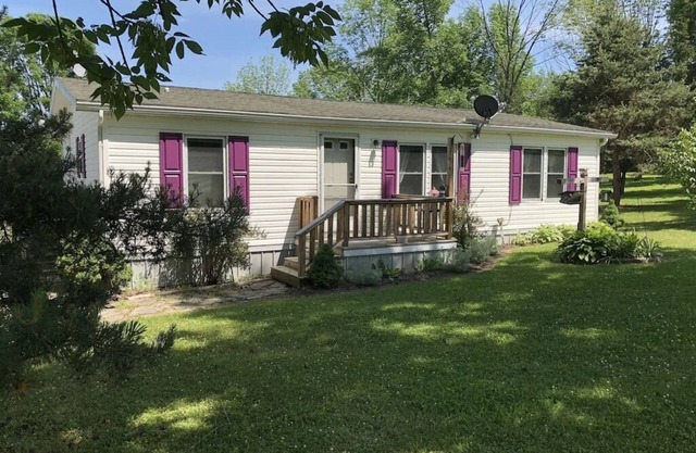 Seneca Lake / Heart of Wine Trail / Hot Tub / 6 Private & Scenic Acres / Pets