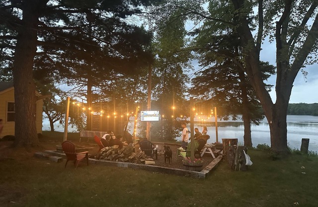 The Yellow Cabin: Fun in the Sun!