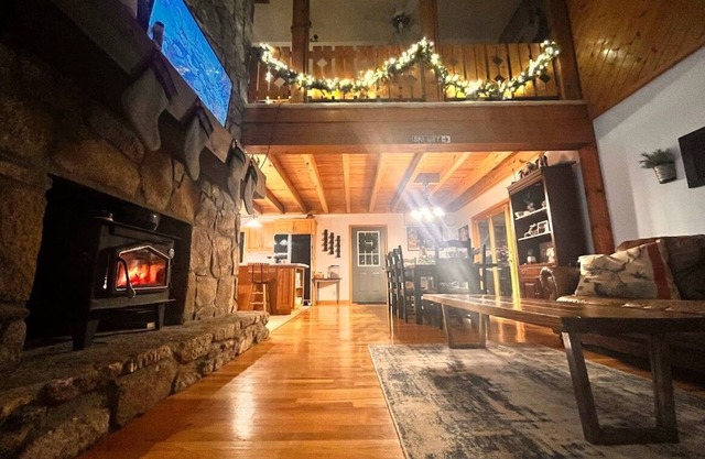 This house is a 4 bedroom(s), 3 bathrooms, located in Mars Hill, NC.