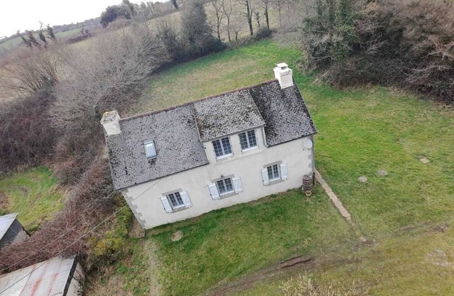 Three bedroom Breton countryside cottage. Family friendly