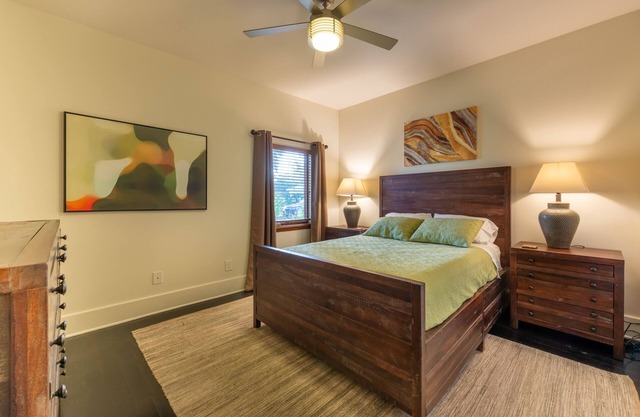 Three Blocks to Park Ave, 2 Blocks to WP Village!!!