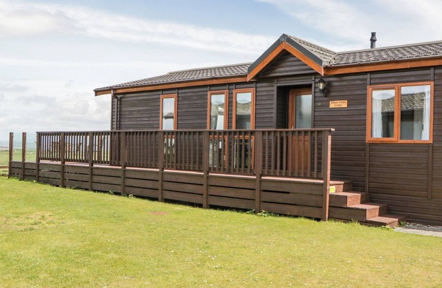 THREE VIEWS LODGE, family friendly, with pool in Whitsand Bay