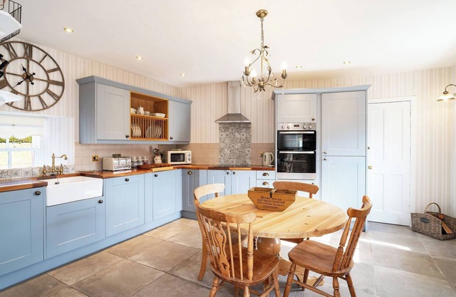 Thrums Cottage - Kirriemuir Central Location
