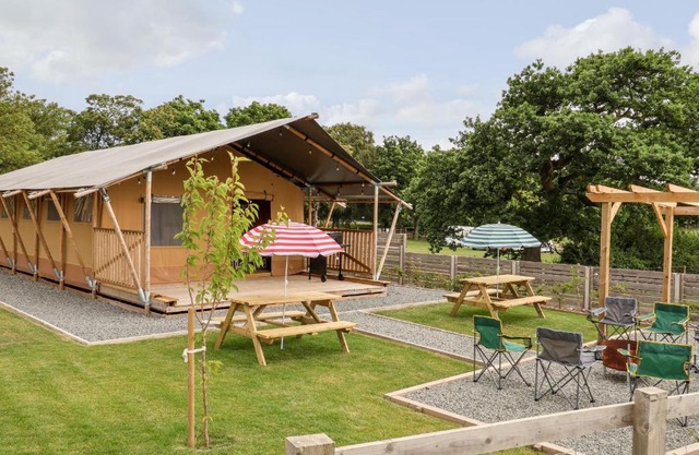 Tilly Bob Lodge