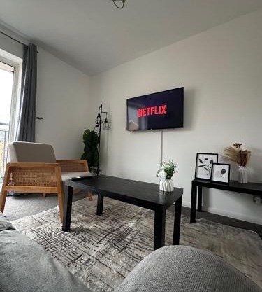 Timber Court - FREE PARKING - 2 Bedroom Apartment - FAST Wi-Fi - Perfect for Contractors!